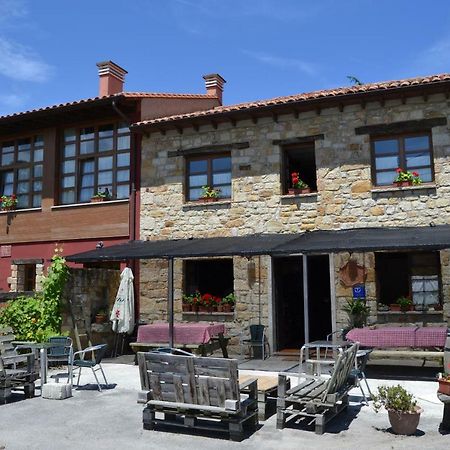 Apartamentos Rurales La Cirigueena Oles Exteriör bild