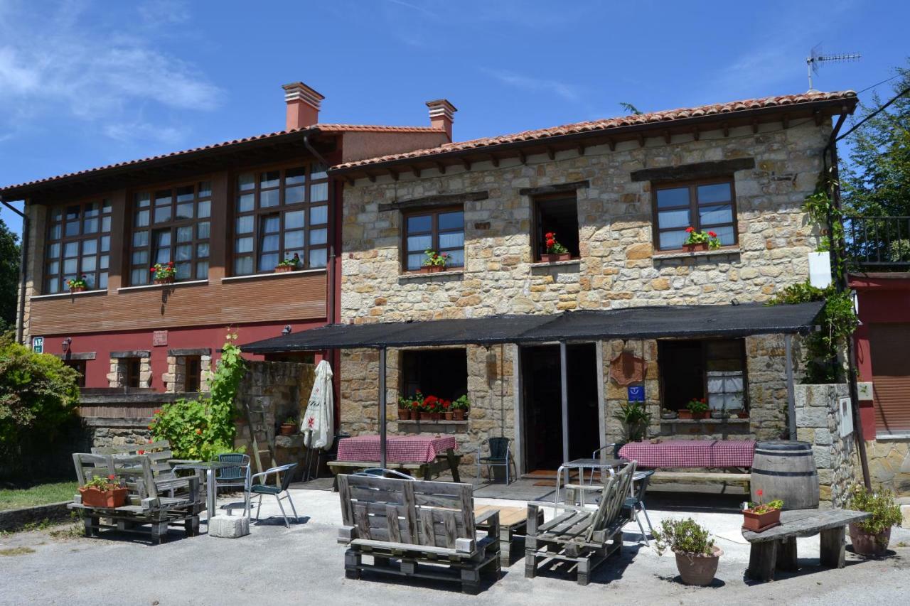 Apartamentos Rurales La Cirigueena Oles Exteriör bild