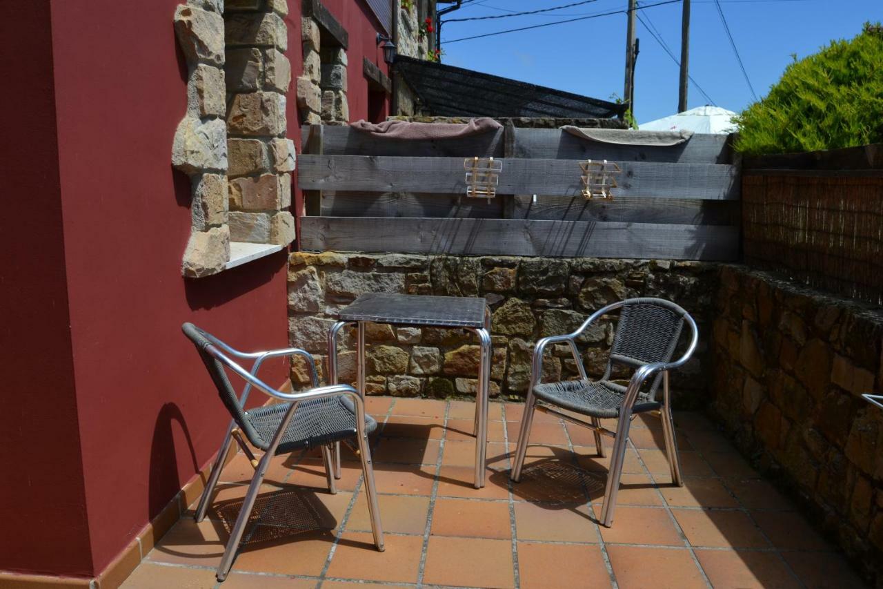 Apartamentos Rurales La Cirigueena Oles Exteriör bild