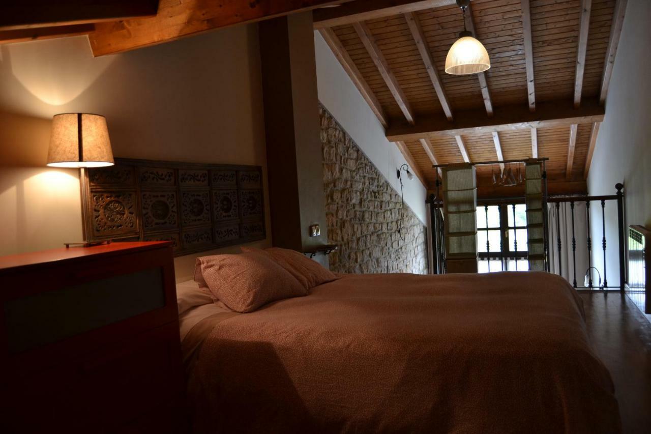 Apartamentos Rurales La Cirigueena Oles Exteriör bild