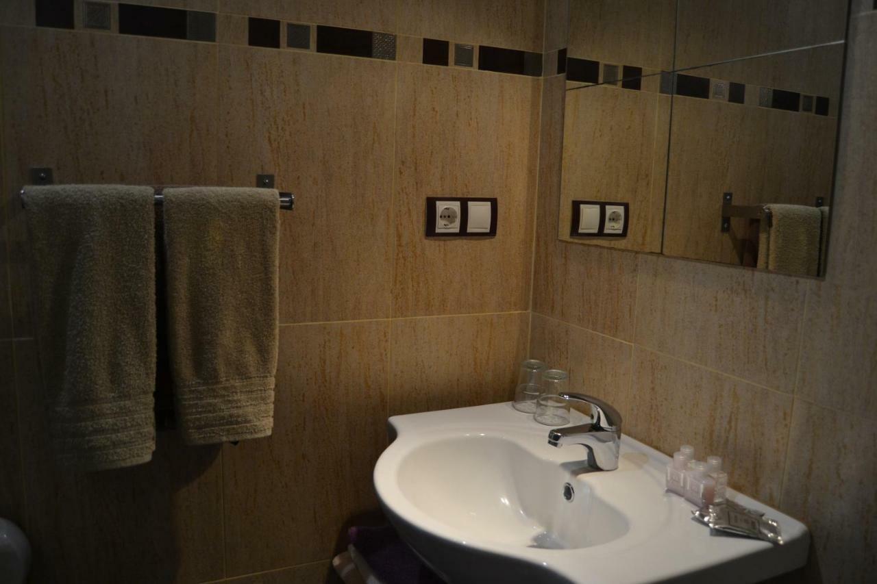 Apartamentos Rurales La Cirigueena Oles Exteriör bild