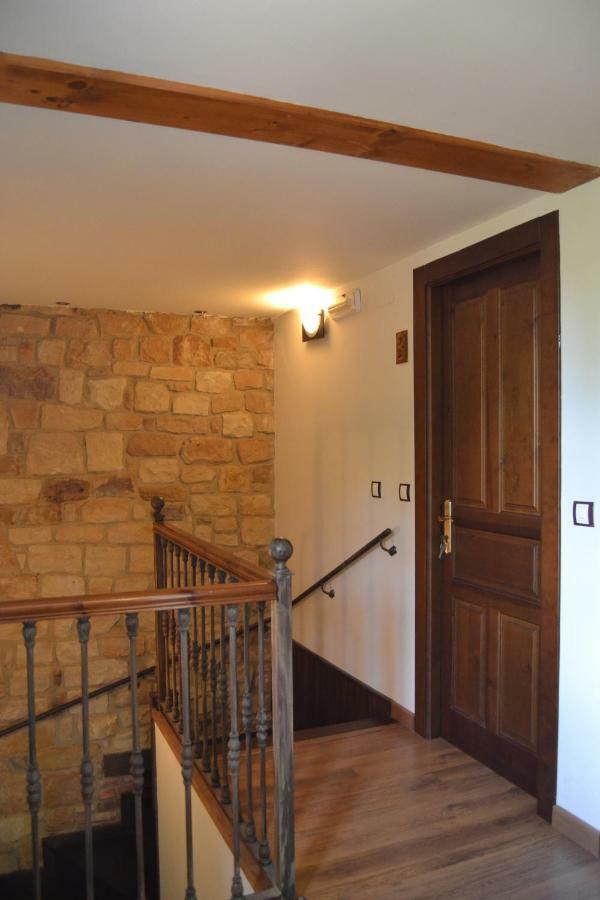 Apartamentos Rurales La Cirigueena Oles Exteriör bild