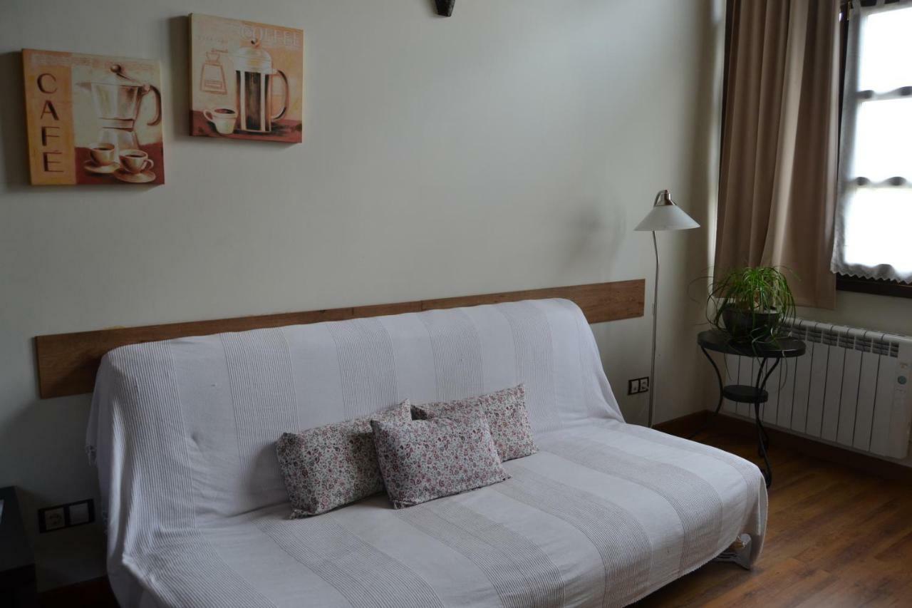 Apartamentos Rurales La Cirigueena Oles Exteriör bild