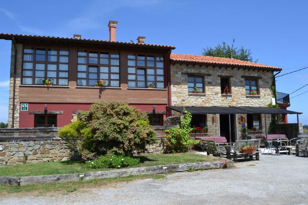 Apartamentos Rurales La Cirigueena Oles Exteriör bild