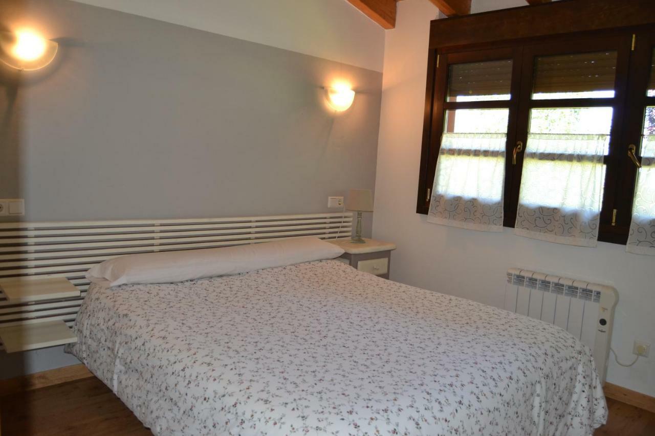 Apartamentos Rurales La Cirigueena Oles Exteriör bild