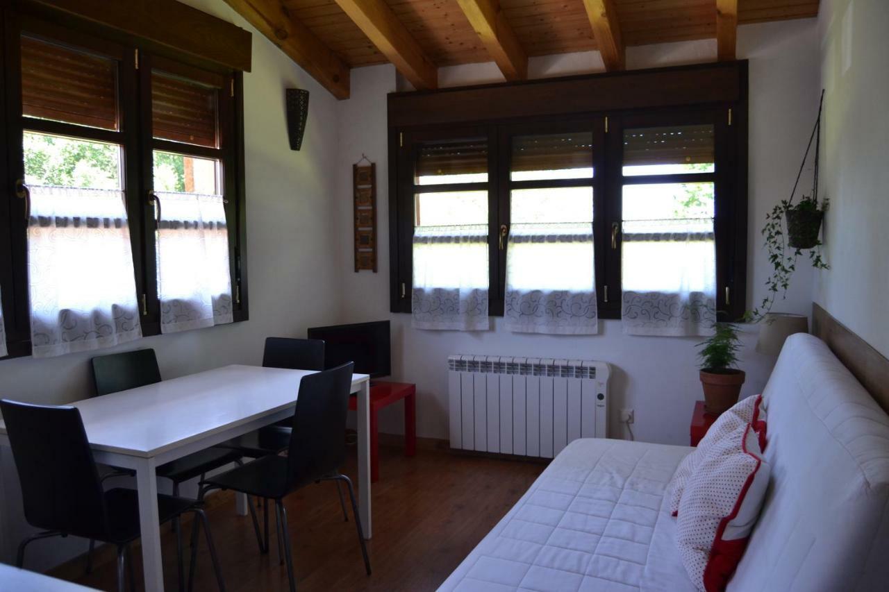 Apartamentos Rurales La Cirigueena Oles Exteriör bild