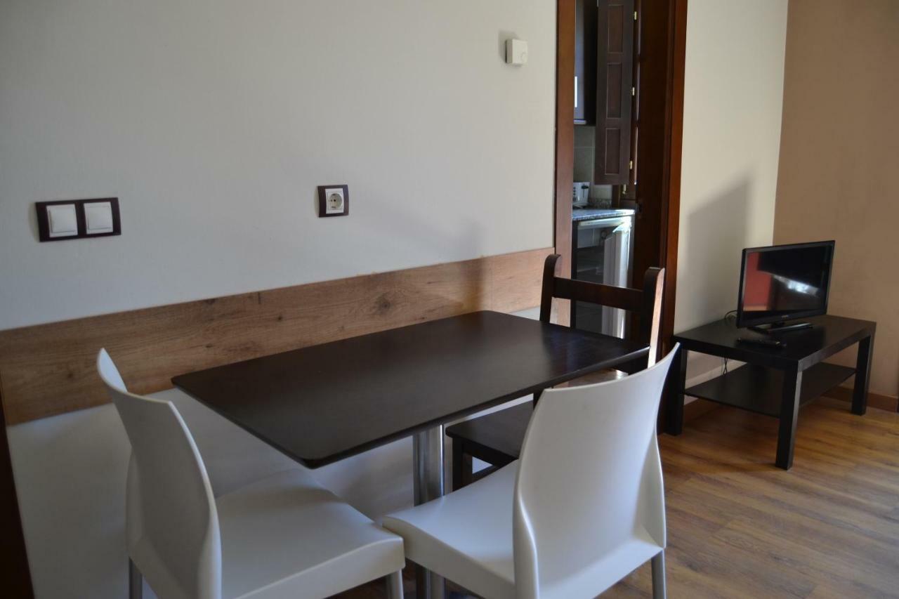 Apartamentos Rurales La Cirigueena Oles Exteriör bild